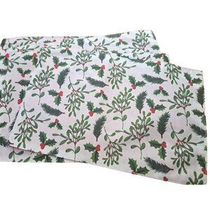 Christmas House Placemats Set of 4 White Holly Berry Holiday Festive 18x12
